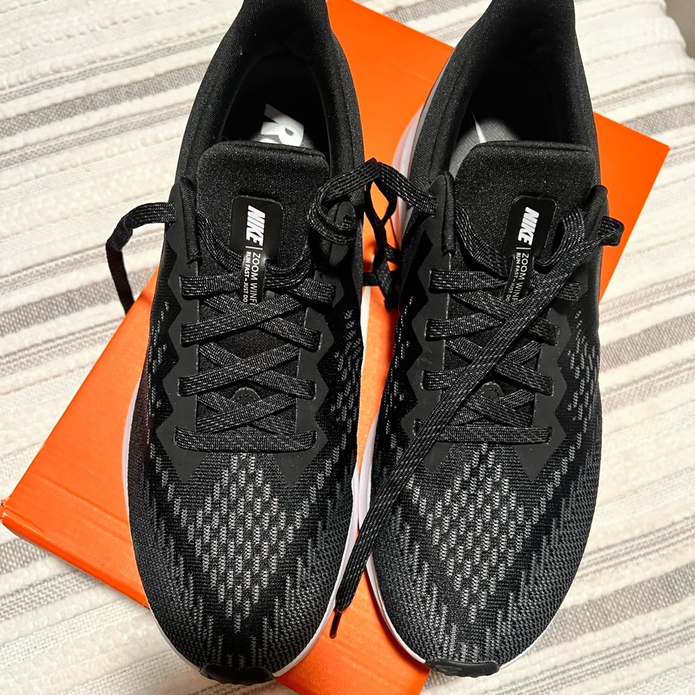 Like new Nike Zoom Winflo - Worn Once!